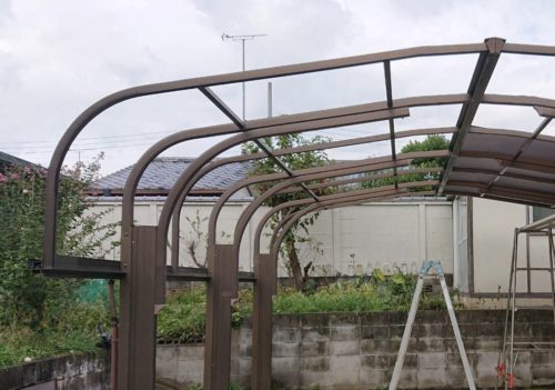 茨城県常陸大宮市にて火災保険対応のカーポート屋根修理 雹害被害 千歳瓦店