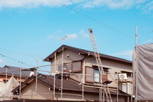 【原因別】雨漏り修理の屋根工事の費用相場